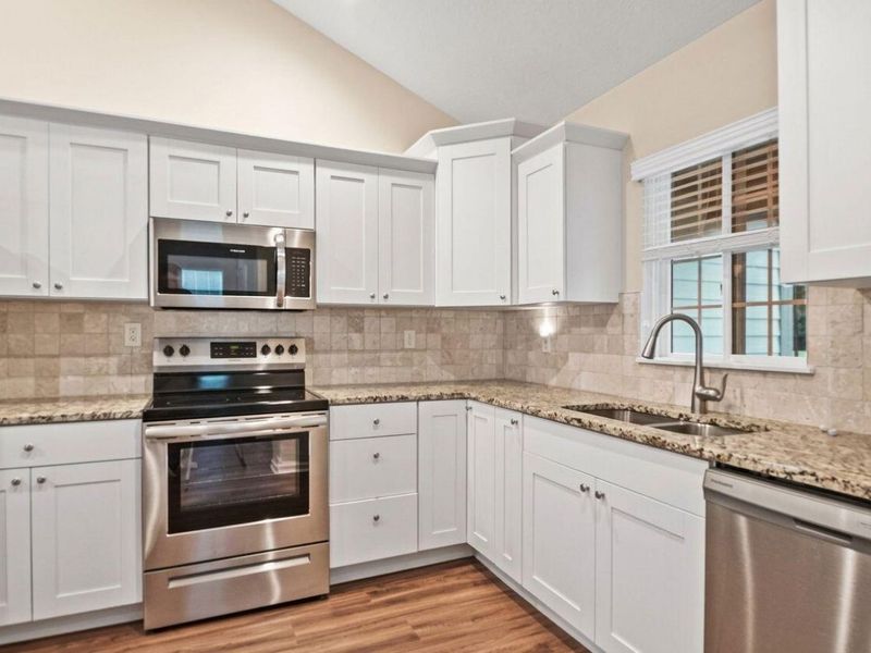631 Woods Edge Lane , Newark, OH 43055 Photo 12