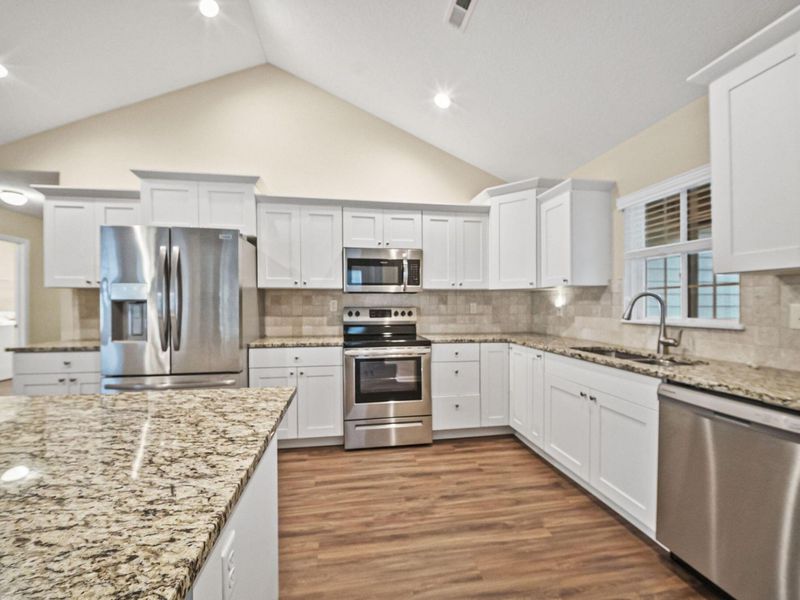 631 Woods Edge Lane , Newark, OH 43055 Photo 13