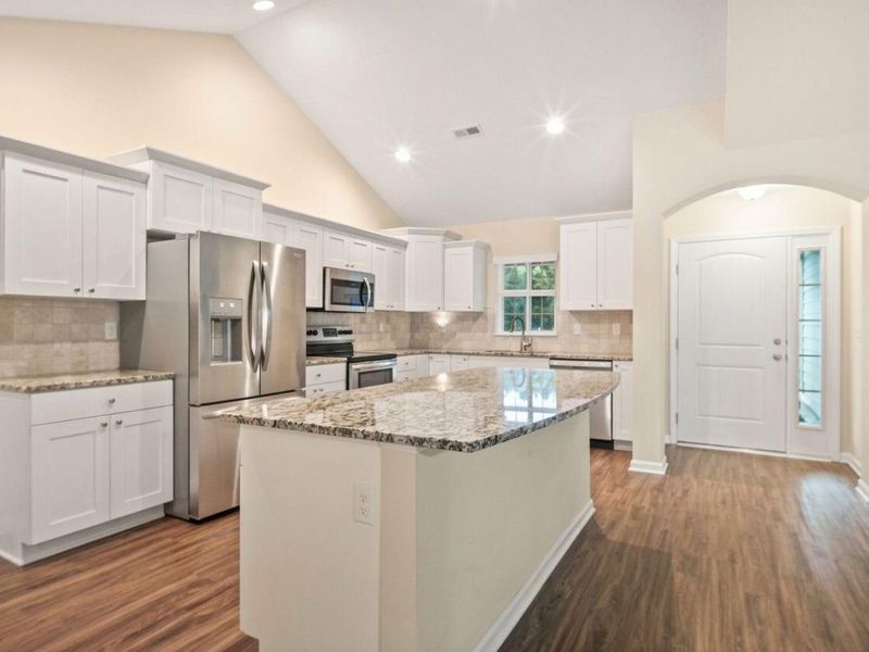 631 Woods Edge Lane , Newark, OH 43055 Photo 14
