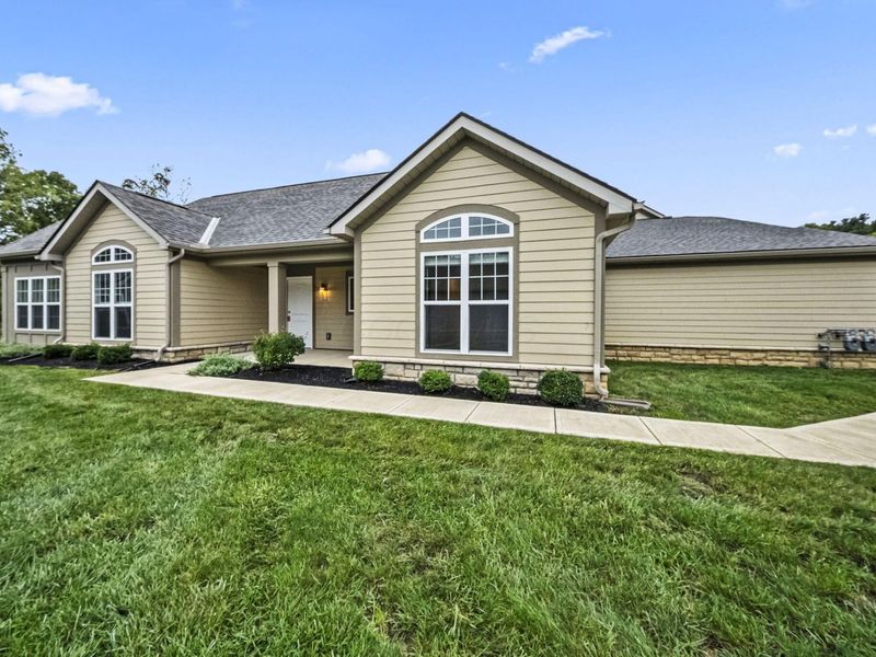 631 Woods Edge Lane , Newark, OH 43055 Photo 3