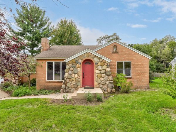 798 Myrtle Avenue, Holland, MI 49423