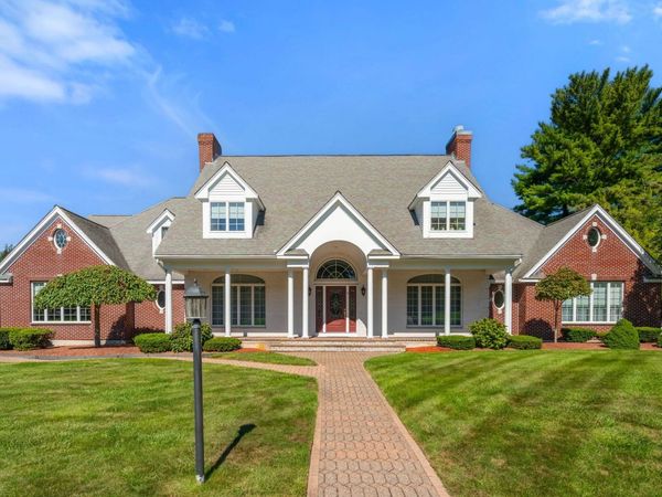 5 Elizabeth Way, Lynnfield, MA 01940