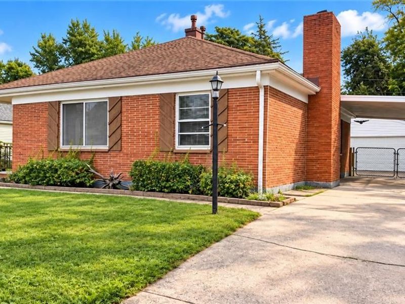 5060 Lauderdale Drive, Moraine, OH 45439 Photo 2