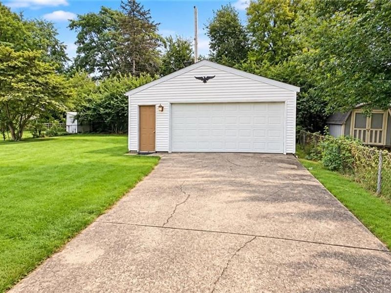 5060 Lauderdale Drive, Moraine, OH 45439 Photo 3