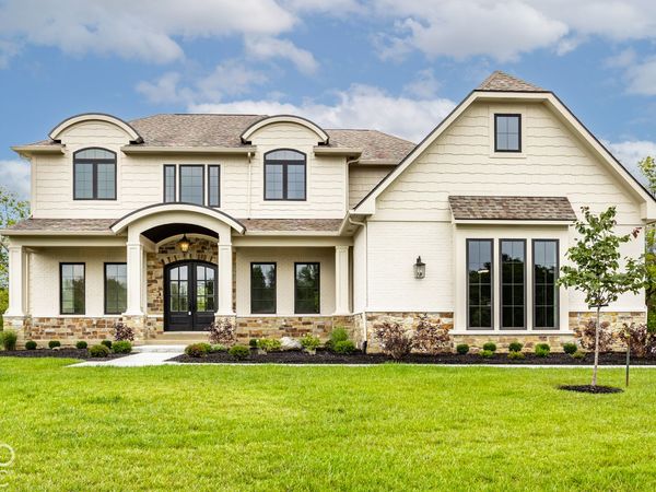 15721 Vantage Court , Westfield, IN 46074