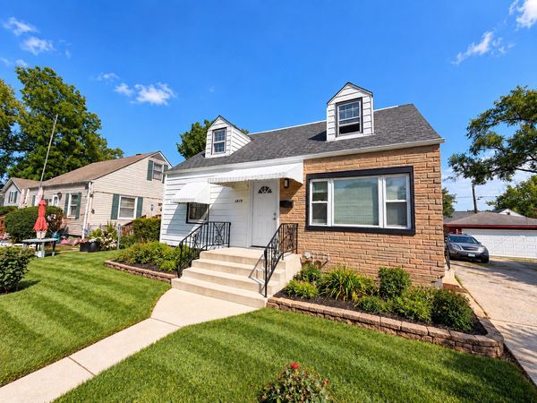 1819 Seymour Avenue , North Chicago, IL 60064