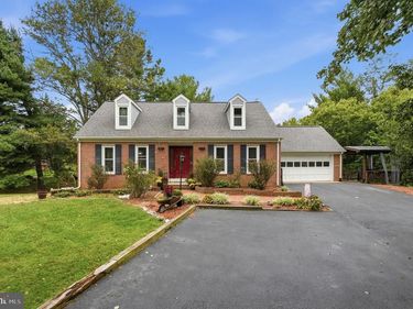 8114 HILLCREST DRIVE, MANASSAS, VA 20111
