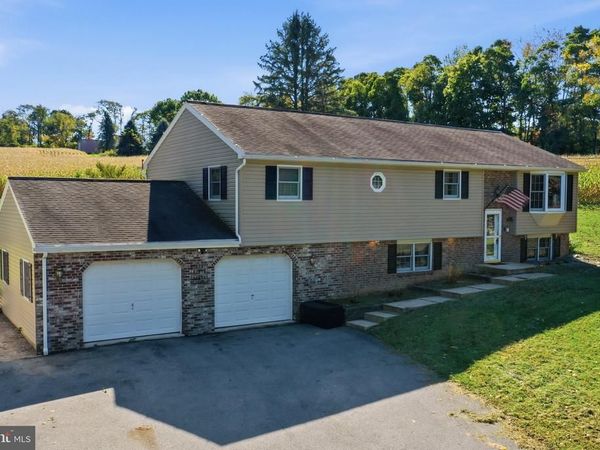 36 HERTZOG SCHOOL ROAD, MERTZTOWN, PA 19539