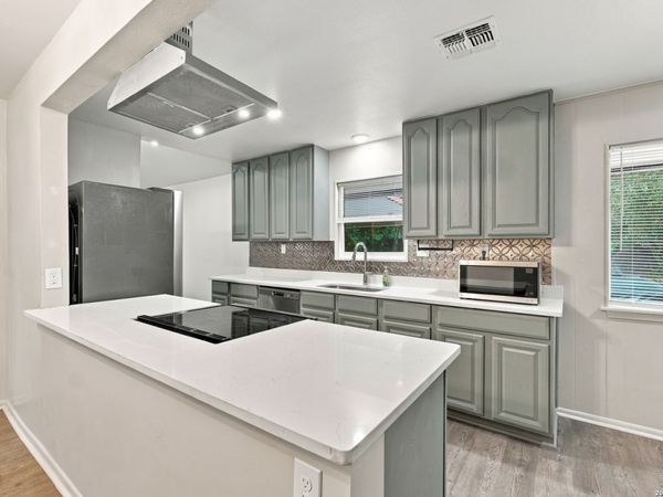 10422 Rocking M, Helotes, TX 78023