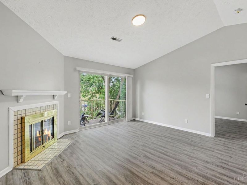 5985 Meadow Creek Drive, Unit 9, Miami Township, OH 45150 Photo 10