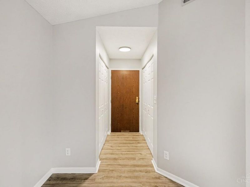 5985 Meadow Creek Drive, Unit 9, Miami Township, OH 45150 Photo 11