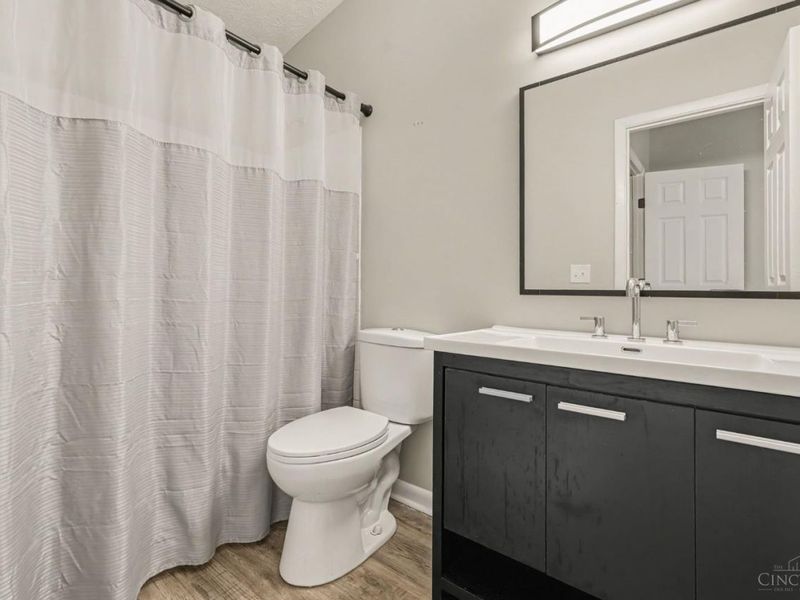 5985 Meadow Creek Drive, Unit 9, Miami Township, OH 45150 Photo 12