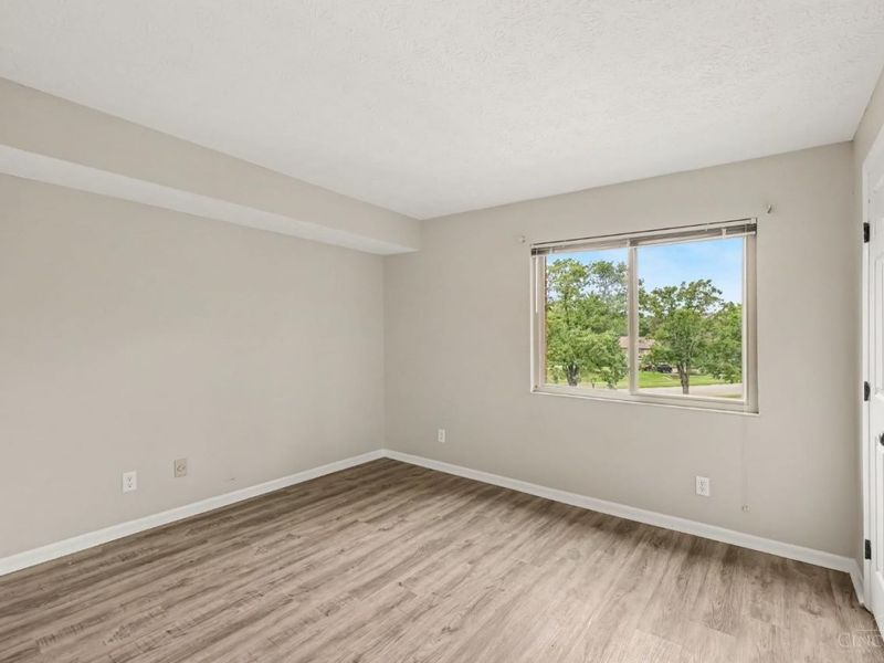 5985 Meadow Creek Drive, Unit 9, Miami Township, OH 45150 Photo 14