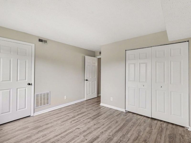 5985 Meadow Creek Drive, Unit 9, Miami Township, OH 45150 Photo 15