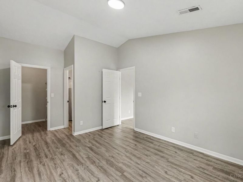 5985 Meadow Creek Drive, Unit 9, Miami Township, OH 45150 Photo 6
