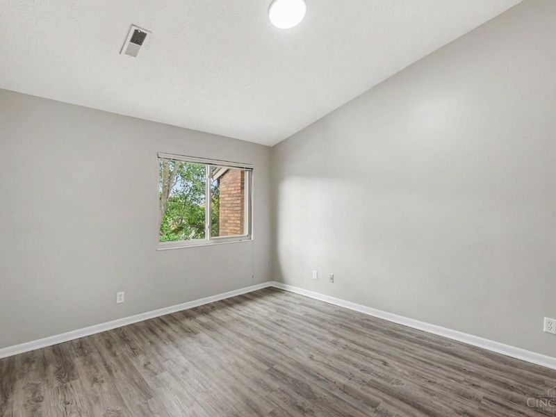 5985 Meadow Creek Drive, Unit 9, Miami Township, OH 45150 Photo 8
