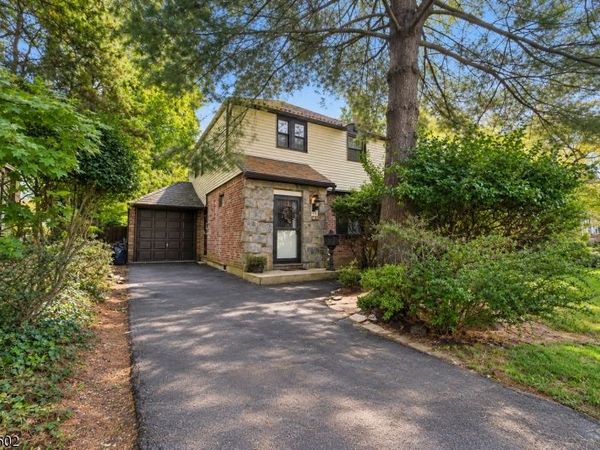 252 Everett Pl, Englewood, NJ 07631