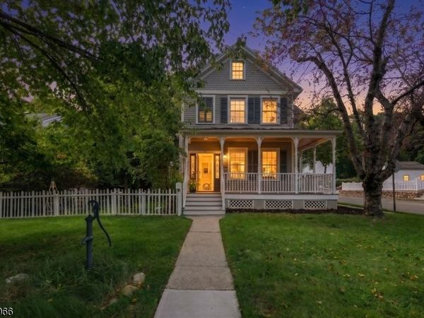 66 Hillside Ave, Midland Park, NJ 07432