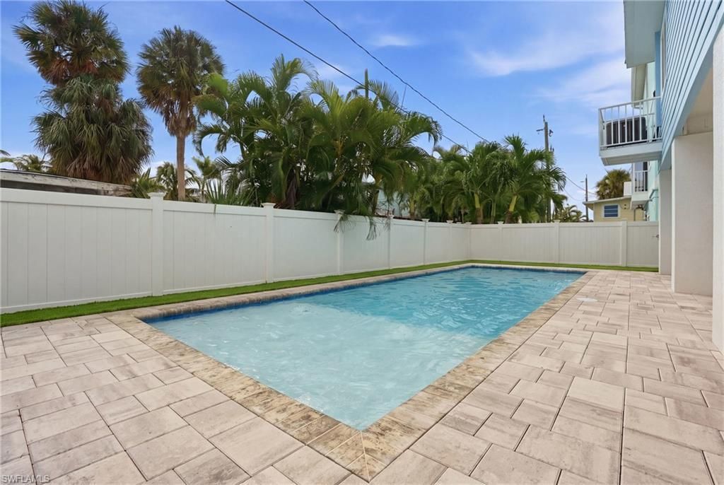 250 Pearl St , Fort Myers Beach, FL 33931 Photo