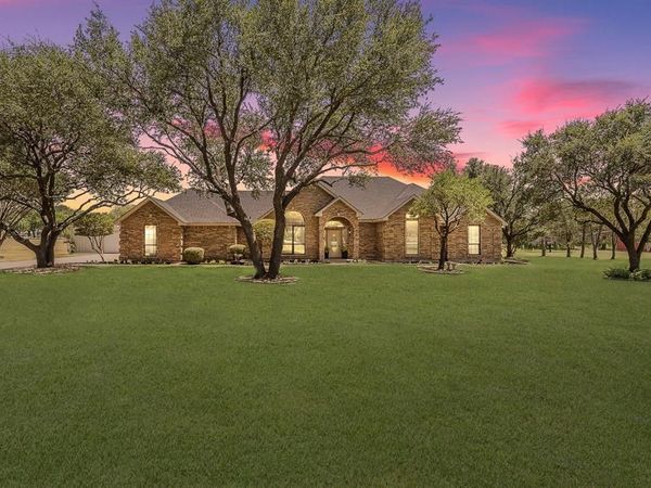 2305 Floyd Hampton Road, Crowley, TX 76036