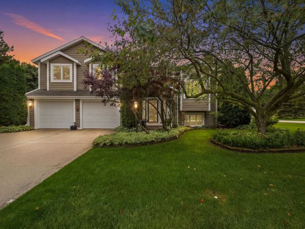 5337 Bluebell Ct, Sheboygan, WI 53083