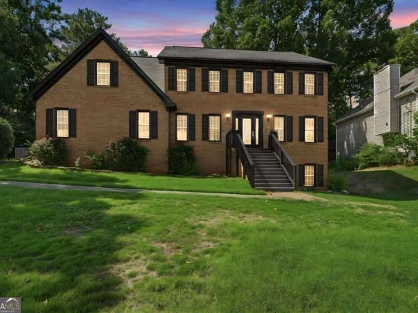 4040 Camaron Way, Snellville, GA 30039