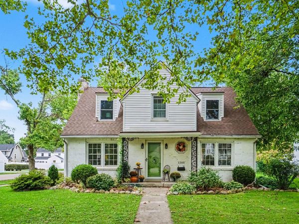 1205 Cambridge Drive, Kalamazoo, MI 49001