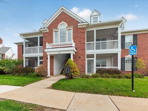 932 W Summerfield Glen Circle, Ann Arbor, MI 48103
