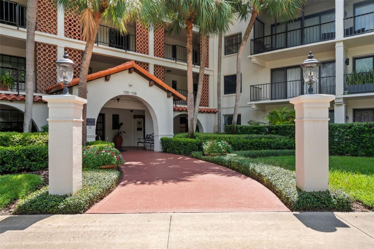 100 S Interlachen Avenue, Unit 101, Winter Park, FL 32789 Main Photo