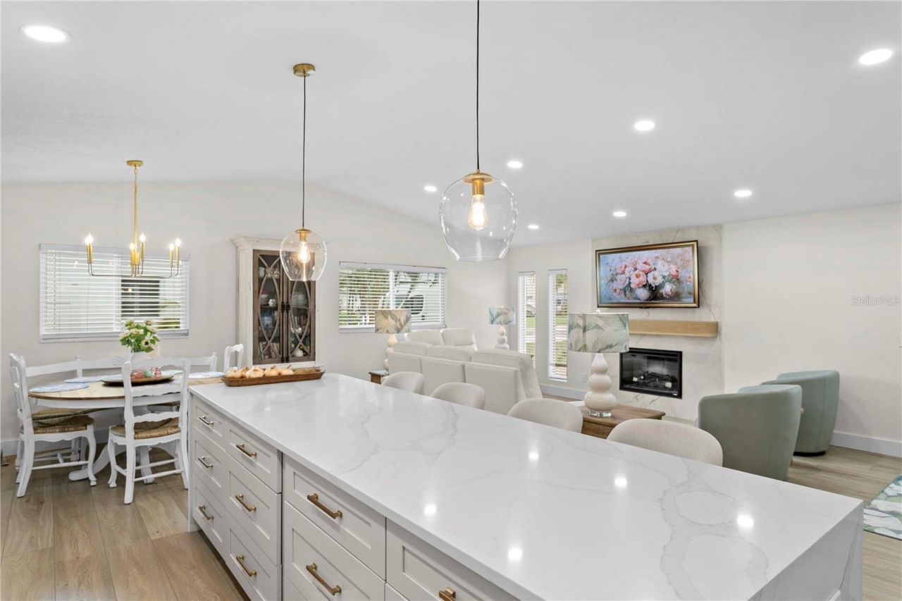6947 S Shore Drive, South Pasadena, FL 33707 Photo