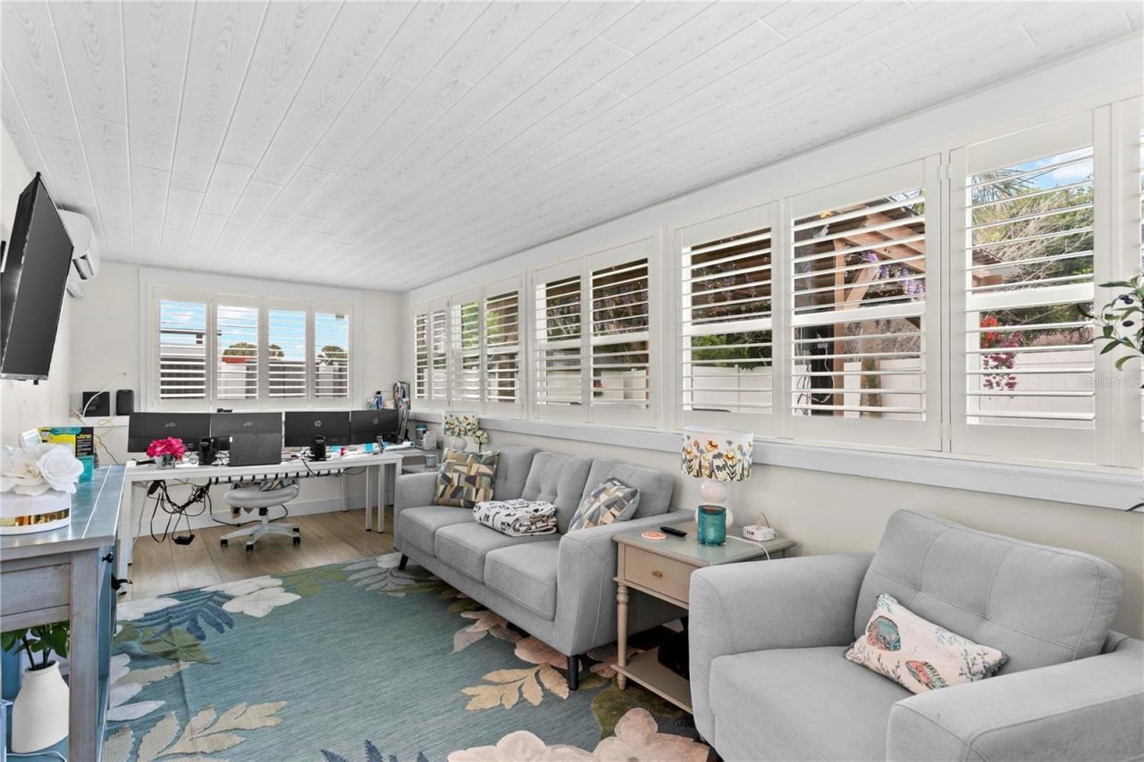 6947 S Shore Drive, South Pasadena, FL 33707 Photo