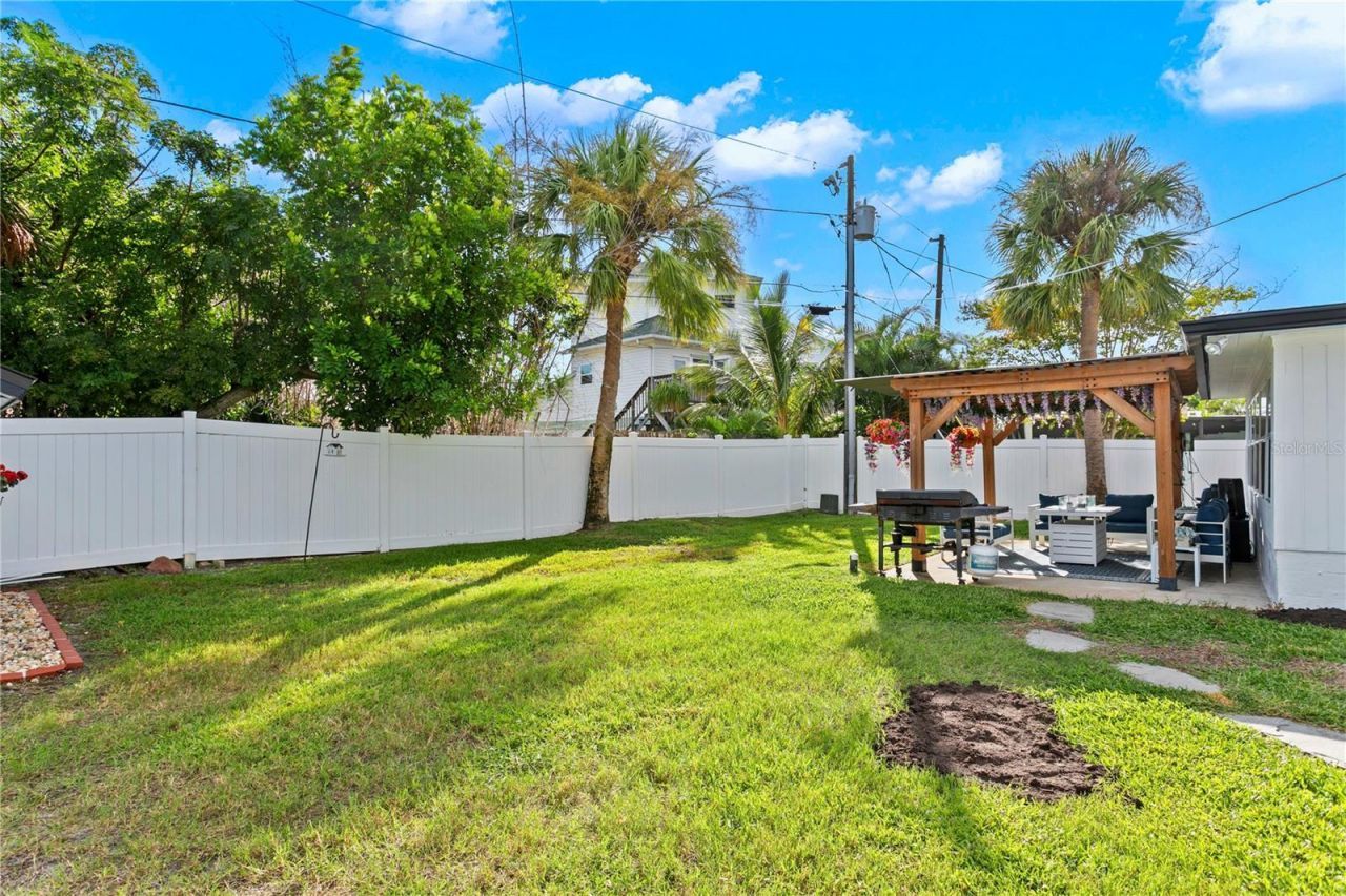 6947 S Shore Drive, South Pasadena, FL 33707 Photo