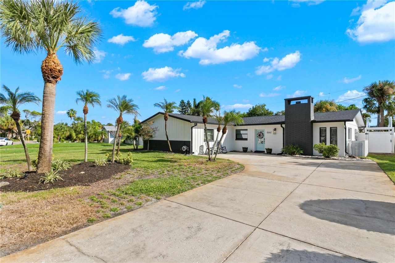 6947 S Shore Drive, South Pasadena, FL 33707 Photo