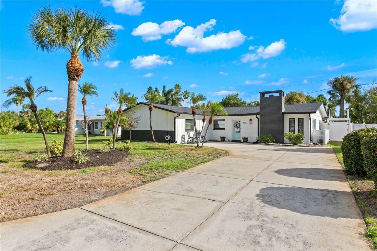 6947 S Shore Drive, South Pasadena, FL 33707 Photo