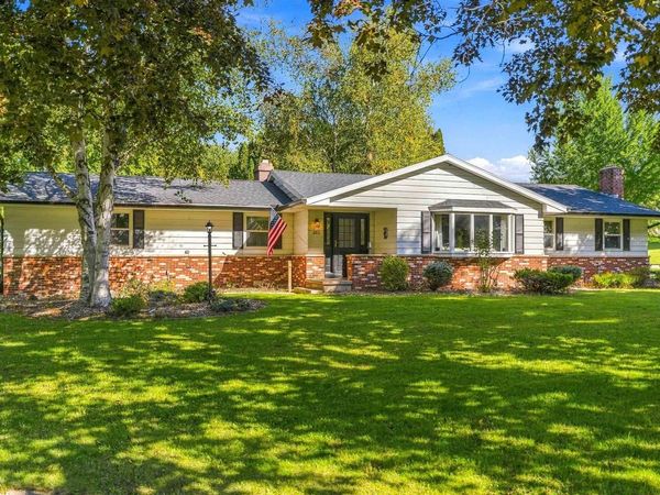 206 LAKESIDE DRIVE, Clintonville, WI 54929