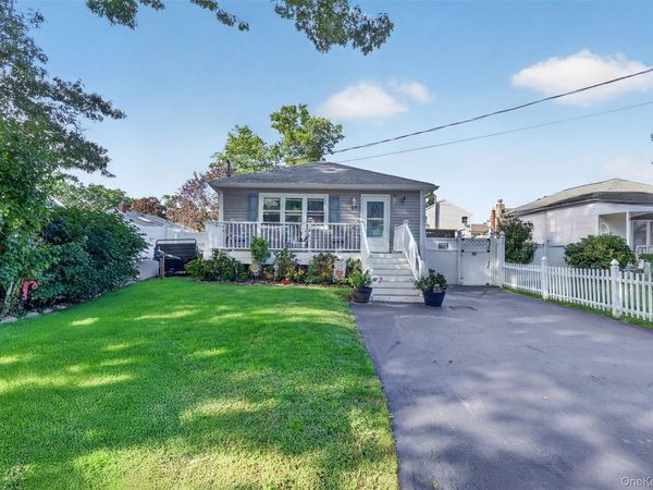 63 4th Street , Ronkonkoma, NY 11779