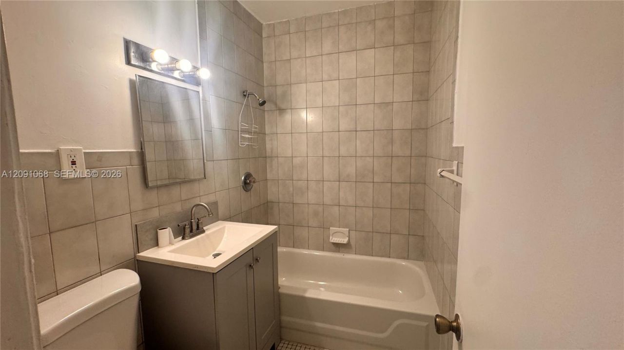 1905 Harding St , Unit 2, Hollywood, FL 33020 Photo