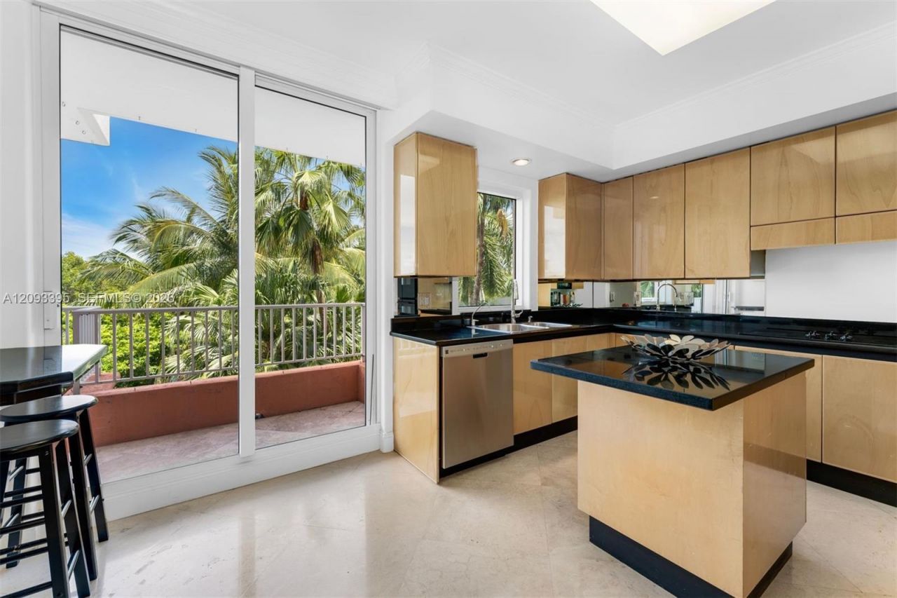 781 Crandon Blvd , Unit 401, Key Biscayne, FL 33149 Photo