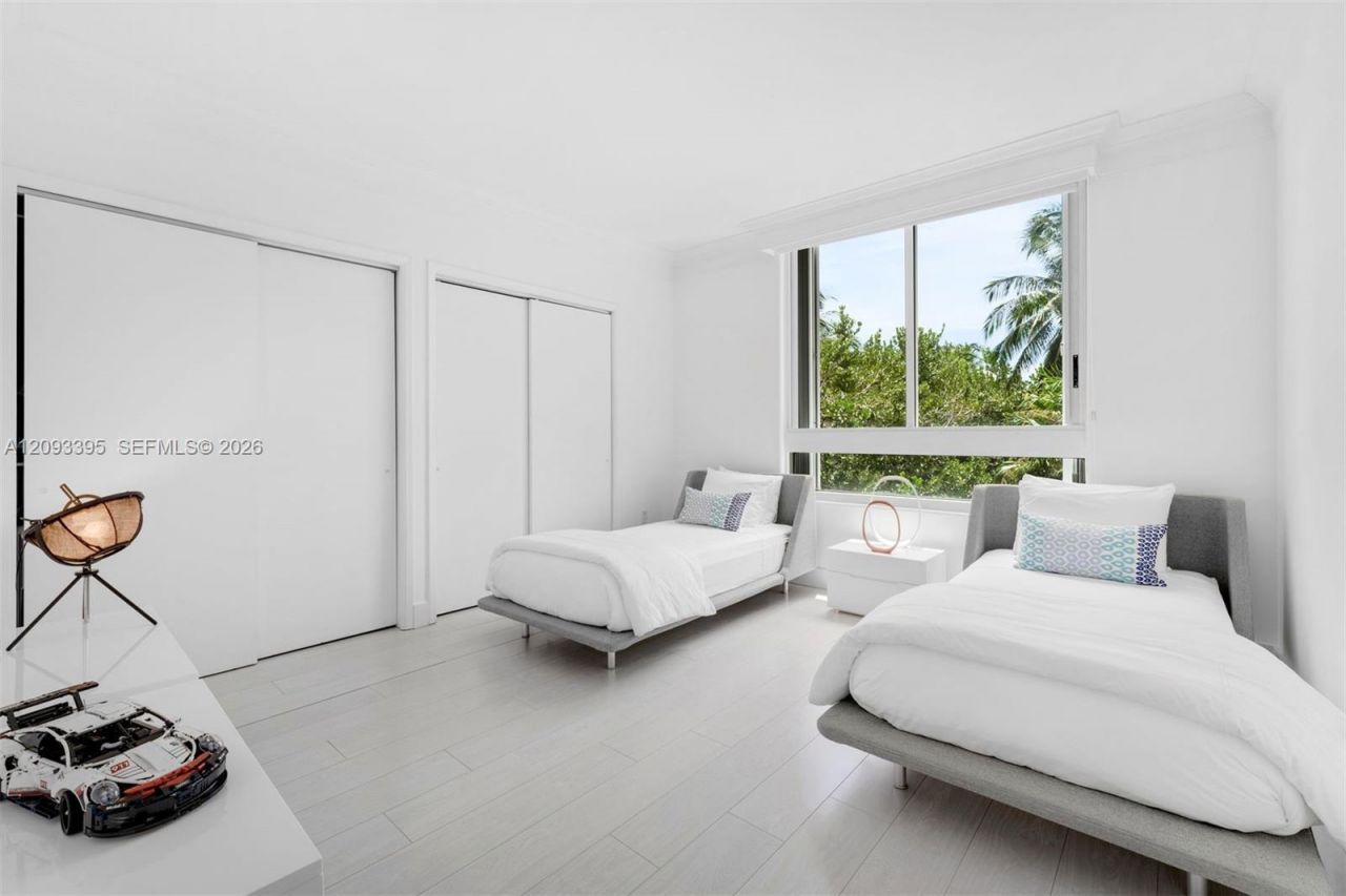 781 Crandon Blvd , Unit 401, Key Biscayne, FL 33149 Photo