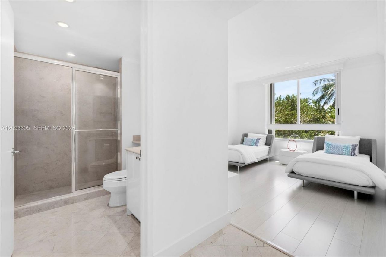 781 Crandon Blvd , Unit 401, Key Biscayne, FL 33149 Photo