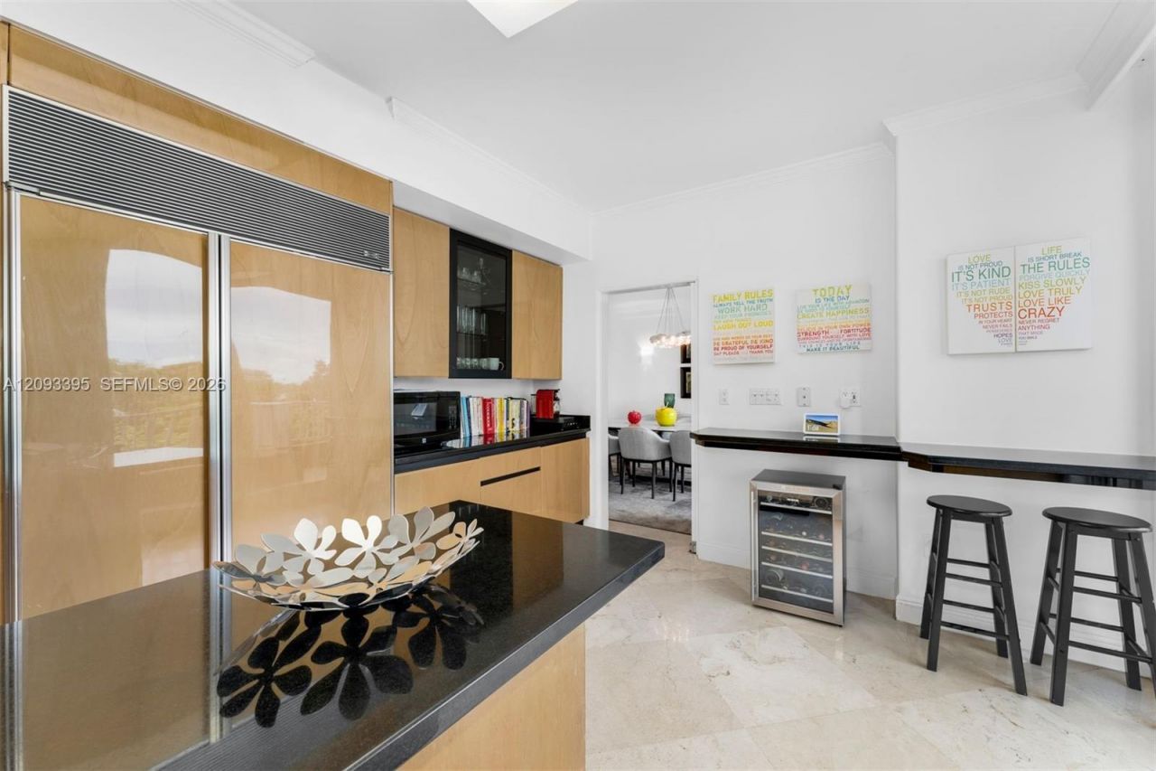 781 Crandon Blvd , Unit 401, Key Biscayne, FL 33149 Photo