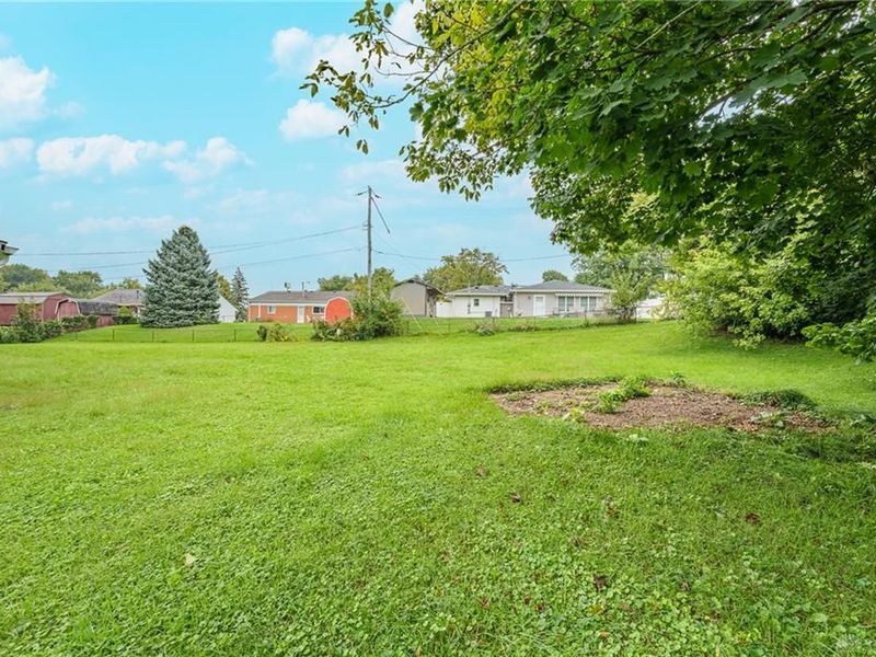 2128 Brennan Lane, Springfield, OH 45506 Photo 32