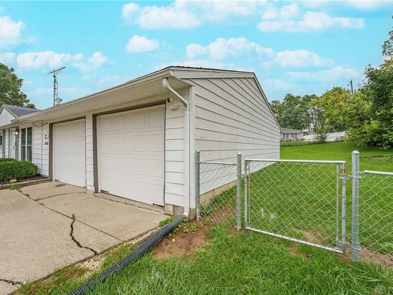 2128 Brennan Lane, Springfield, OH 45506 Photo 4