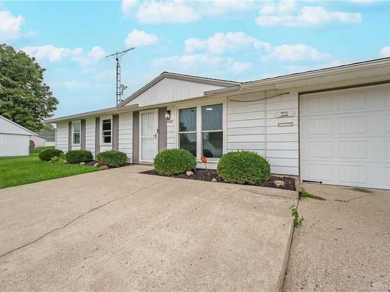 2128 Brennan Lane, Springfield, OH 45506 Photo 5