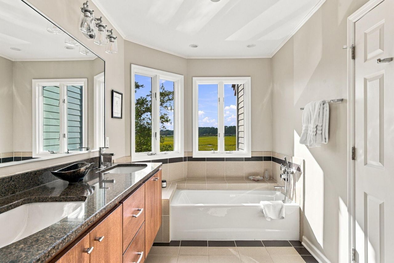 658 Harbor Creek Place Photo 37
