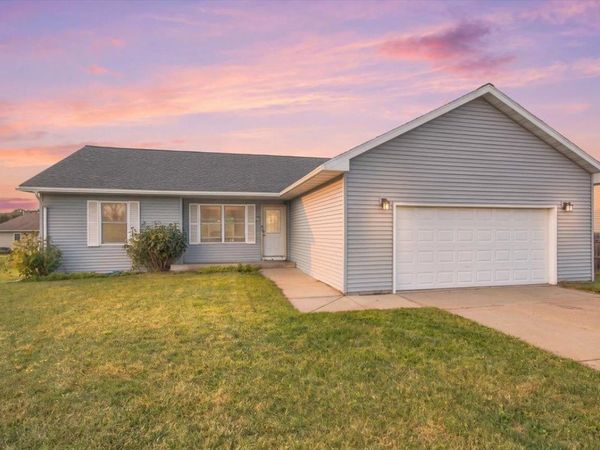 745 Crestview Drive, Reedsburg, WI 53959