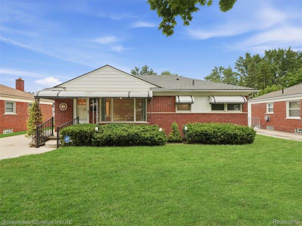 33045 W Chicago Street, Livonia, Mi 48150
