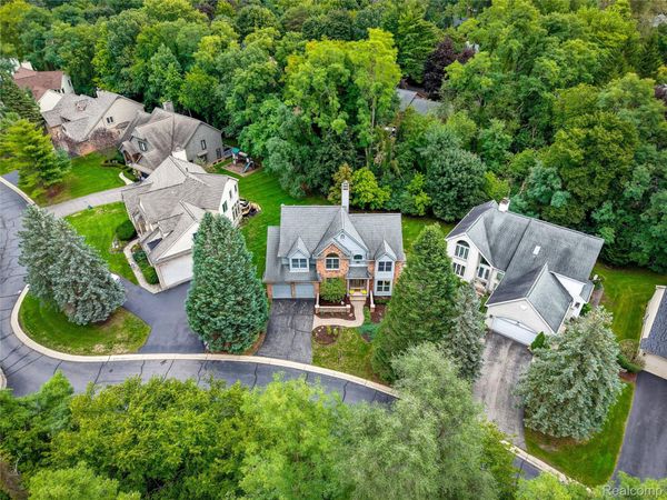 2749 Nicole Court, West Bloomfield Township, Mi 48324
