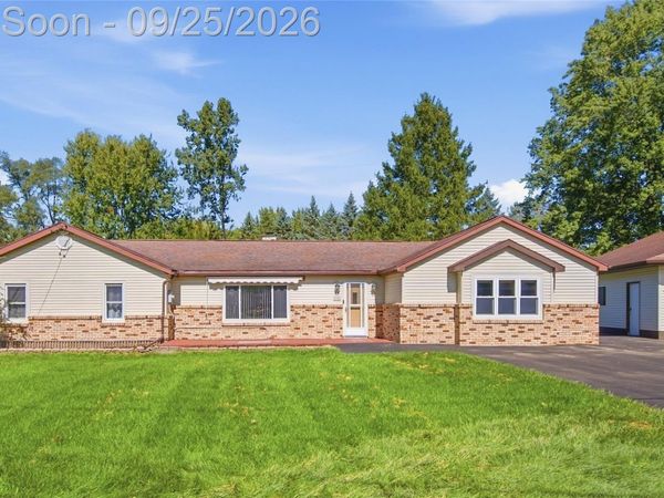 5153 Raymond Avenue, Burton, Mi 48509