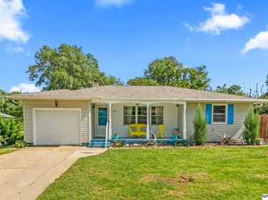 913 S Harrison Street, Papillion, NE 68046